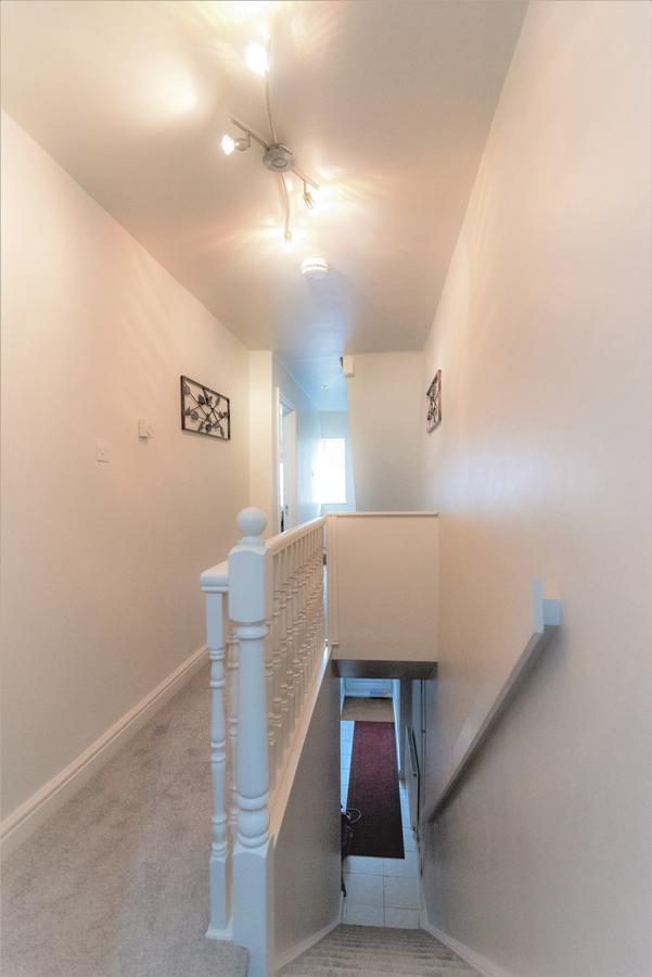 Swindon City Centre Duplex - Entercloud9Sa Extérieur photo